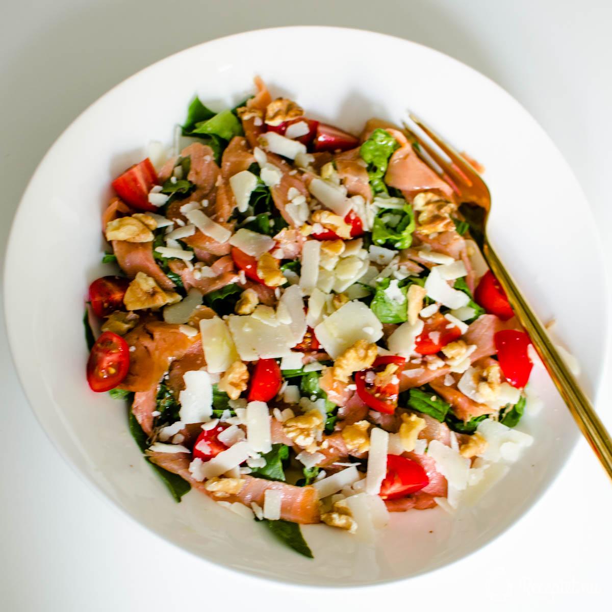 Bild på Sallad med rökt lax