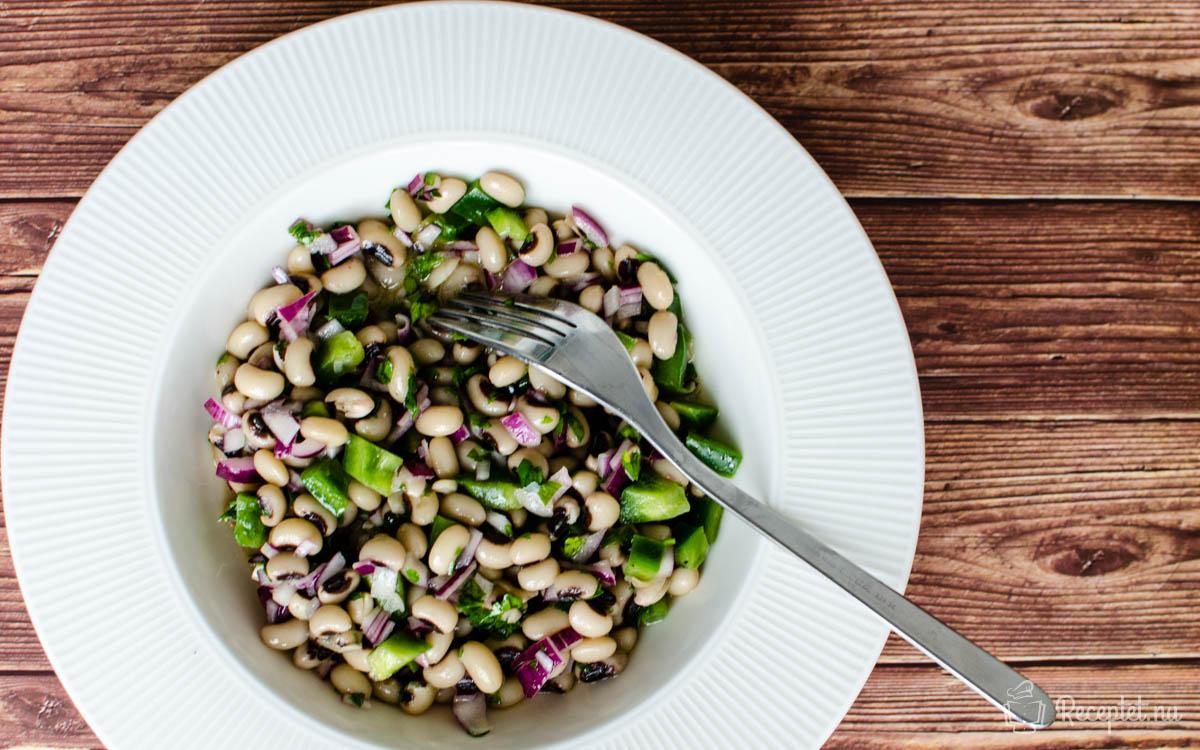 Bild på Fräsch bönsallad med kryddig vinägrett